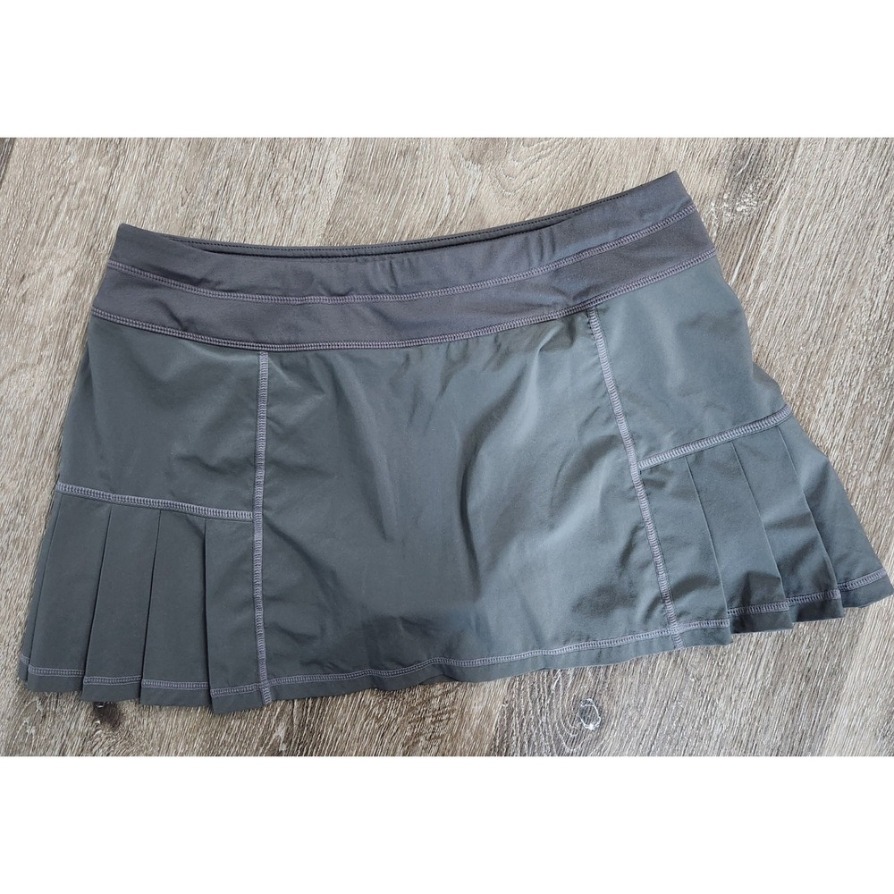 Athleta Womens Gray Pleated Athletic Skort Size M Running Tennis Golf Skirt